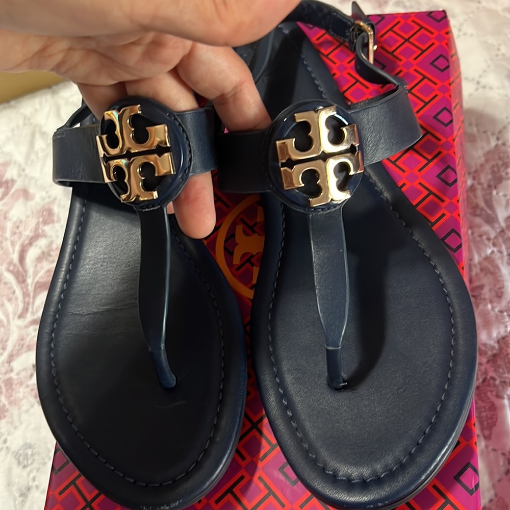 Tory Burch Navy Blue Leather Logo Thong Sandals with Gold Emblem - Picture 1 of 8